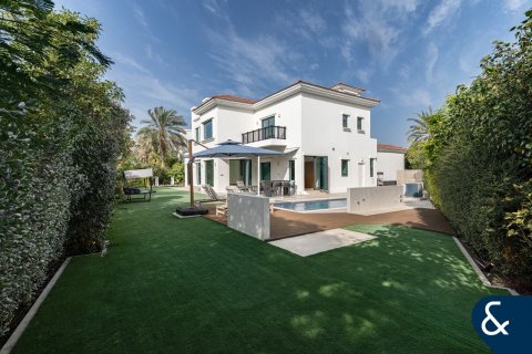 Villa asukohaga Jumeirah Islands, Dubai, AÜE: 5 magamistoaga, 1139 m² Nr 688845