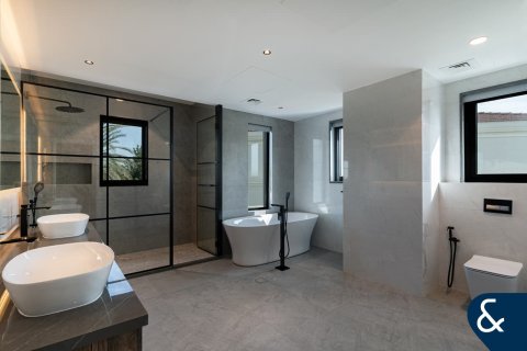 Vila v Jumeirah Islands, Dubai, SAE 5 spální, 1139 m2 č. 688845 - Fotografia 17