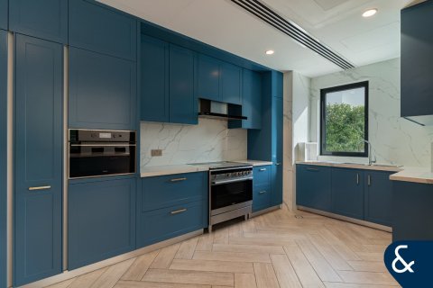 Vila v Jumeirah Islands, Dubai, SAE 5 spální, 1139 m2 č. 688845 - Fotografia 9