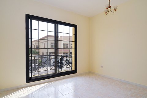 Mirdif, Dubai, UAE의 임대용 빌라 침실 3개, 2492.31제곱미터 번호 764330 - 사진 3