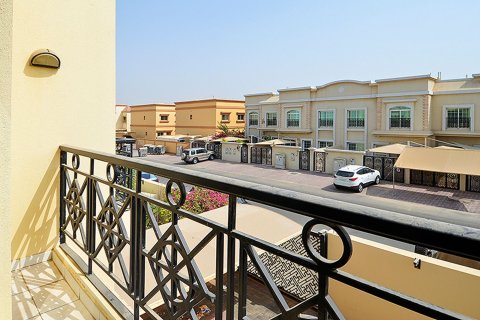 Mirdif, Dubai, UAE의 임대용 빌라 침실 3개, 2492.31제곱미터 번호 764330 - 사진 2