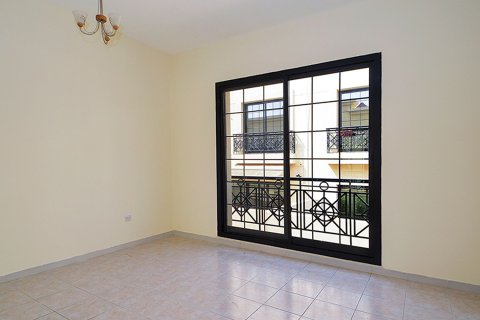 Mirdif, Dubai, UAE의 임대용 빌라 침실 3개, 2492.31제곱미터 번호 764330 - 사진 4