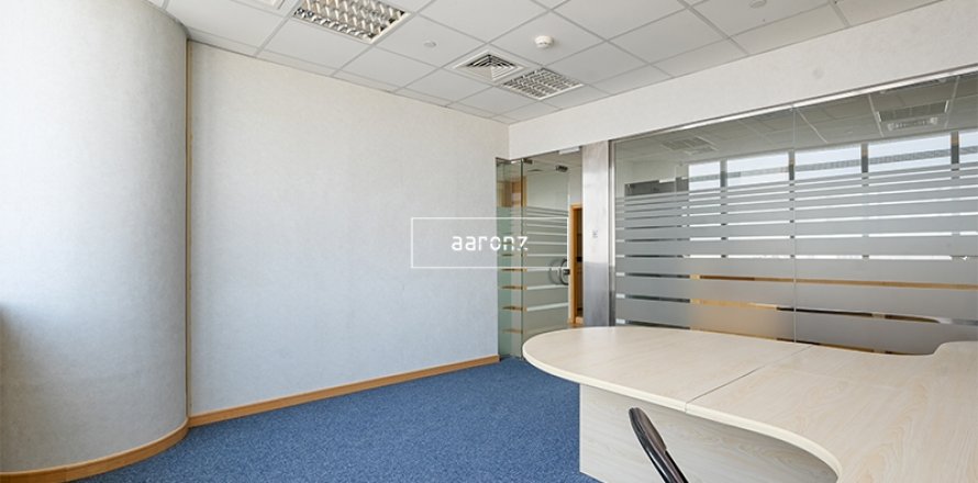 Office i Jumeirah Lake Towers, Dubai, UAE 169.4 kvm № 641245