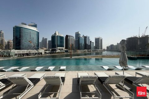 Apartmen di Business Bay, Dubai, UAE 2 bilik tidur, 87.9 meter persegi № 689509 - foto 10