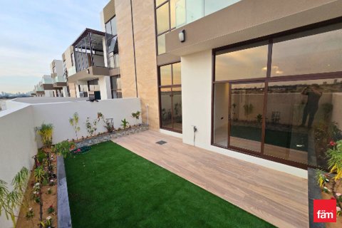 Таунхаус Дубай, БАӘ-да 4 жатын бөлмелер, 187.8 м² № 696890 - фото 2