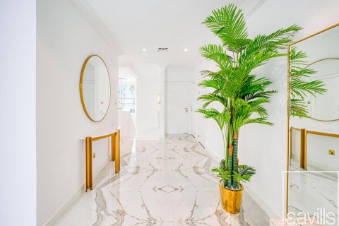 Vilë në Palm Jumeirah, Dubai, Emiratet e Bashkuara Arabe 6 dhoma gjumi, 612 m2. № 680753 - Foto 18