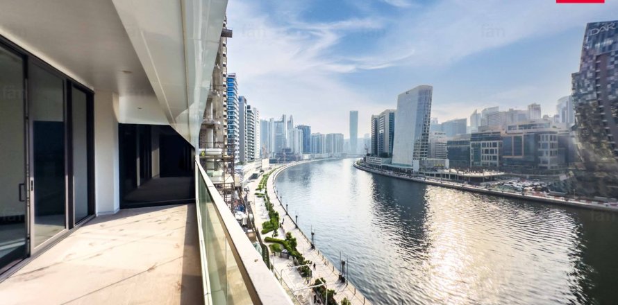 Huoneisto Business Bay, Dubai, Arabiemiraatit 2 makuuhuonetta, 199 m2 № 638333