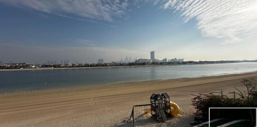 Villa in Palm Jumeirah, Dubai, VAE: 4 Schlafzimmer, 657 m2 Nr. 642100