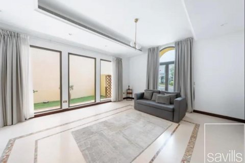Vila di Palm Jumeirah, Dubai, UAE 4 bilik tidur, 623 meter persegi № 642102 - foto 2