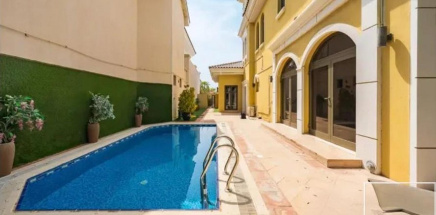 Villa en Palm Jumeirah, Dubai, EAU 4 dormitorios, 623 m² № 642102