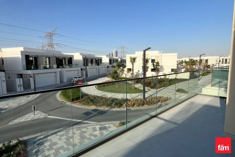 Villa para arrendamento em Dubai, EAU 4 quartos, 308.2 m2 № 689178 - foto 12
