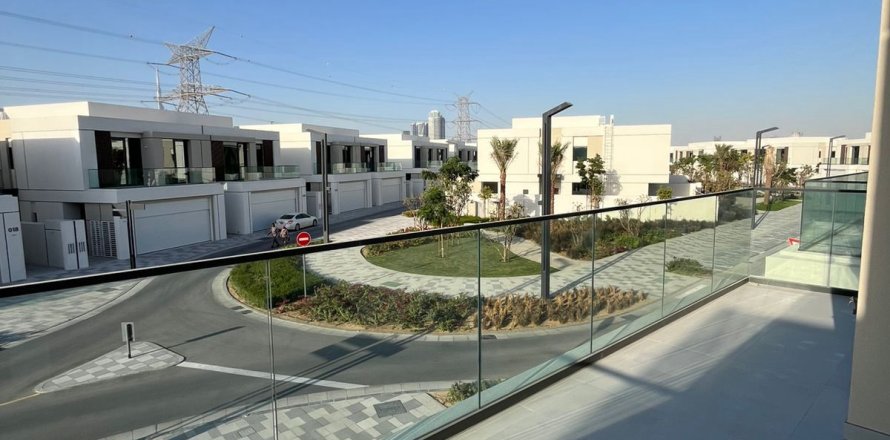 Vilë në Dubai, Emiratet e Bashkuara Arabe 4 dhoma gjumi, 308.2 m2. № 689178