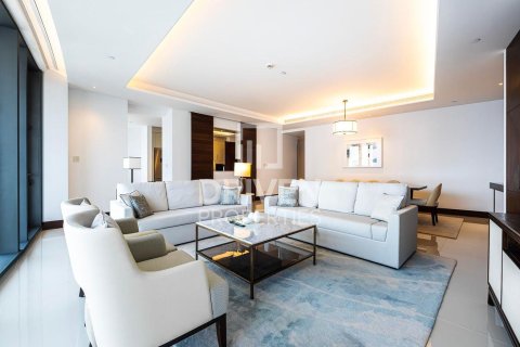 Apartamento en alquiler en Downtown Dubai (Downtown Burj Dubai), Dubai, EAU 5 dormitorios, 290.69 m2 № 746143 - foto 2