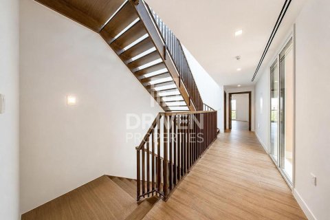 Villa sa Jumeirah, Dubai, UAE 4 silid-tulugan, 397.63 sq.m. № 746121 - larawan 18