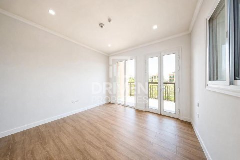 Villa sa Jumeirah, Dubai, UAE 4 silid-tulugan, 397.63 sq.m. № 746121 - larawan 13
