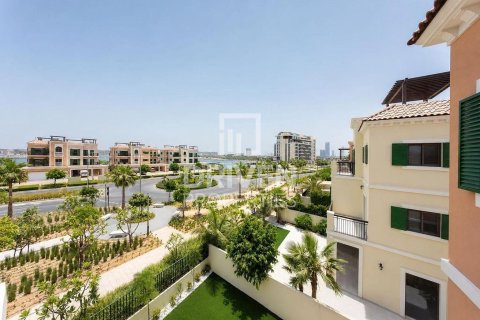 Villa sa Jumeirah, Dubai, UAE 4 silid-tulugan, 397.63 sq.m. № 746121 - larawan 4