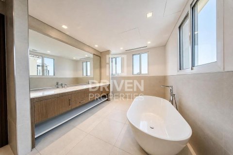 Villa sa Jumeirah, Dubai, UAE 4 silid-tulugan, 397.63 sq.m. № 746121 - larawan 22