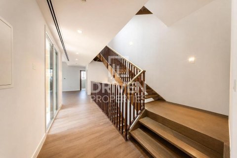 Villa sa Jumeirah, Dubai, UAE 4 silid-tulugan, 397.63 sq.m. № 746121 - larawan 7