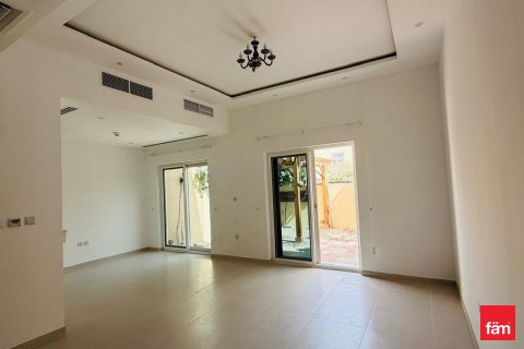 Townhouse de închiriat în Dubai, EAU 2 dormitoare, 159.6 mp.  №711601 - poză 2