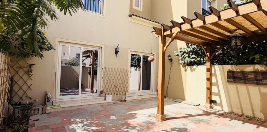 Townhouse în Dubai, EAU 2 dormitoare, 159.6 mp.  №711601
