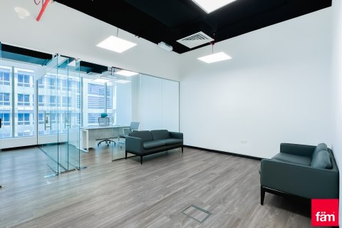 Business Bay, Dubai, UAE의 임대용 사무실 69.9제곱미터 번호 702503 - 사진 2