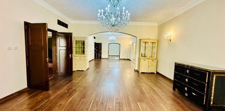 Villa a Jumeirah, Dubai, EAU 5 camere da letto, 743 mq. № 709638
