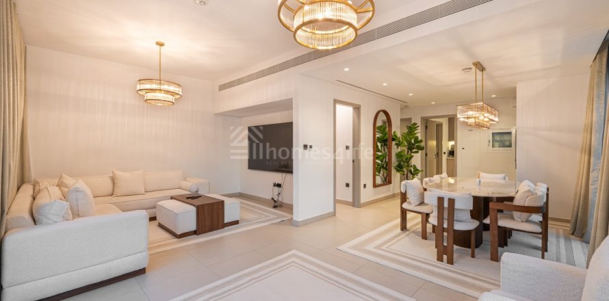 Villa in Tilal Al Ghaf, Dubai, UAE 4 bedrooms, 221 sq.m. № 709640