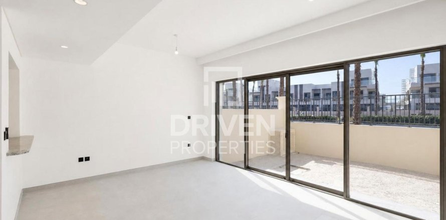 Řadový dům v Damac Lagoons, Dubai, SAE 4 ložnice, 145.21 m² Č.: 765543