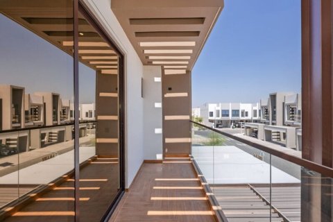 Villa in Al Furjan, Dubai, UAE 3 bedrooms, 167 sq.m. № 711975 - photo 16