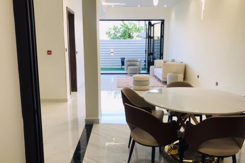 Huvila Al Furjan, Dubai, Arabiemiraatit 3 makuuhuonetta, 167 m2 № 711975 - kuva 16