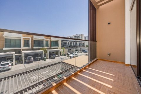 Villa in Al Furjan, Dubai, UAE 3 bedrooms, 167 sq.m. № 711975 - photo 15