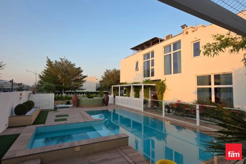 Villa à Dubai, EAU: 4 chambres, 88.1 m2 № 689278
