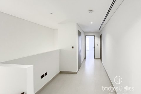 Vilă de închiriat în Dubai, EAU 4 dormitoare, 247.1 mp. №669137 - poză 7