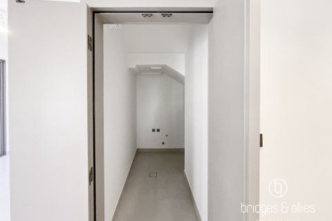 Vilă de închiriat în Dubai, EAU 4 dormitoare, 247.1 mp. №669137 - poză 21