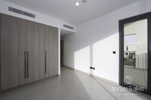 Villa te huur in Dubai, VAE 4 slaapkamers, 203.1 vr.m., nr 669136 - foto 9