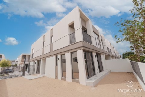Villa te huur in Dubai, VAE 4 slaapkamers, 203.1 vr.m., nr 669136 - foto 5