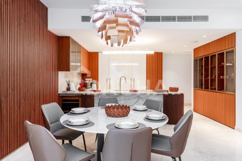 Lägenhet till försäljning i Palm Jumeirah, Dubai, UAE 2 sovrum, 156 kvm Nr. 706458 - fotografi 5