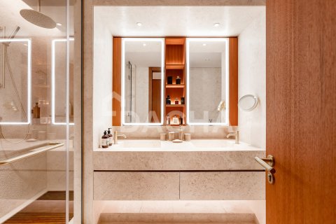 Lägenhet till försäljning i Palm Jumeirah, Dubai, UAE 2 sovrum, 156 kvm Nr. 706458 - fotografi 16