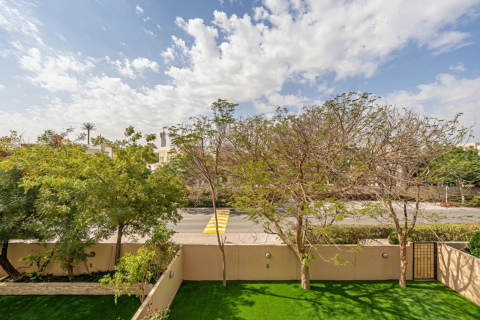 Vila u gradu Mudon, Dubai, UAE 4 spavaće sobe, 311.97 m2 Br. 749060 - Slika 2
