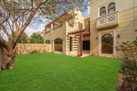 Huvila Mudon, Dubai, Arabiemiraatit 4 makuuhuonetta, 311.97 m2 № 749060