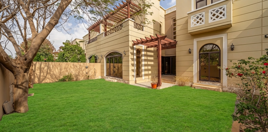 Vila u gradu Mudon, Dubai, UAE 4 spavaće sobe, 311.97 m2 Br. 749060
