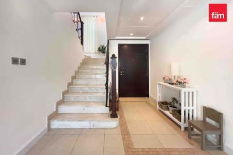 Villa à louer à Dubai, EAU 3 chambres, 507.6 m2 № 661745 - photo 8