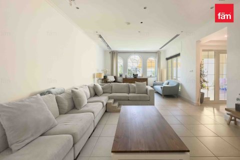 Villa à louer à Dubai, EAU 3 chambres, 507.6 m2 № 661745 - photo 3