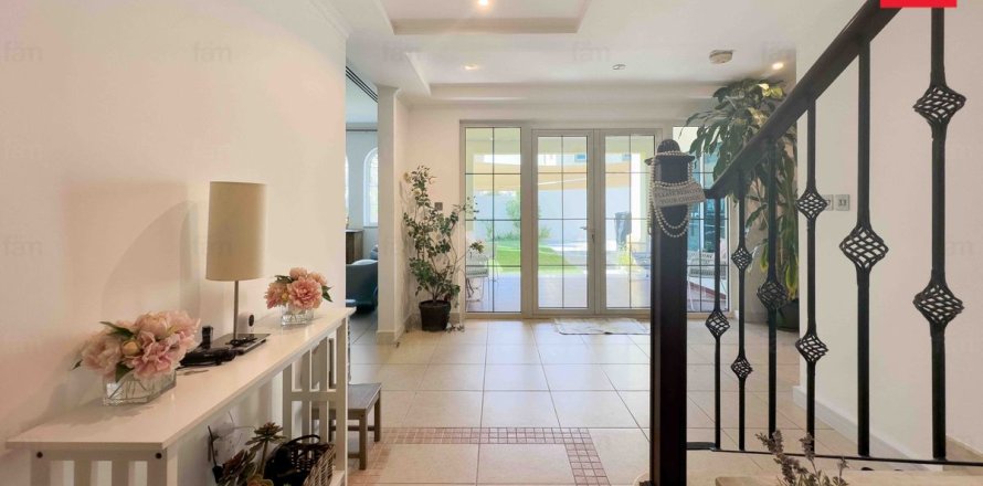 Villa à Dubai, EAU: 3 chambres, 507.6 m2 № 661745