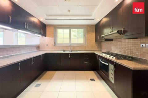 Villa à louer à Dubai, EAU 3 chambres, 507.6 m2 № 661745 - photo 6