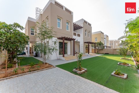 Villa til leje i Dubai, UAE 4 soveværelser, 635.9 kvm № 661747 - foto 1