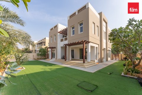Villa til leje i Dubai, UAE 4 soveværelser, 635.9 kvm № 661747 - foto 2
