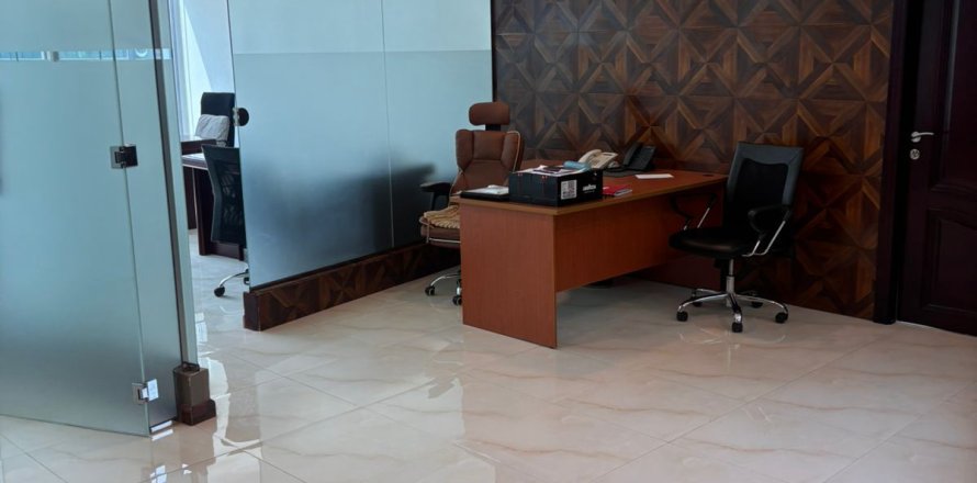 Office in Business Bay, Dubai, UAE 129.6 sq.m. № 766454