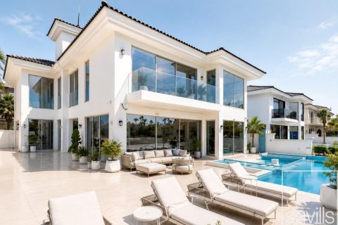 فيلا للبيع في نخلة جميرا، دبي، الإمارات العربية المتحدة 5 غرفة نوم ، 684.79 متر مربع ، رقم 747131 - صورة 2