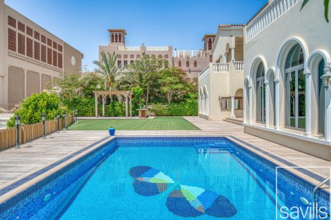 Villa in Palm Jumeirah, Dubai, UAE 6 bedrooms, 1393.17 sq.m. № 747133 - photo 2